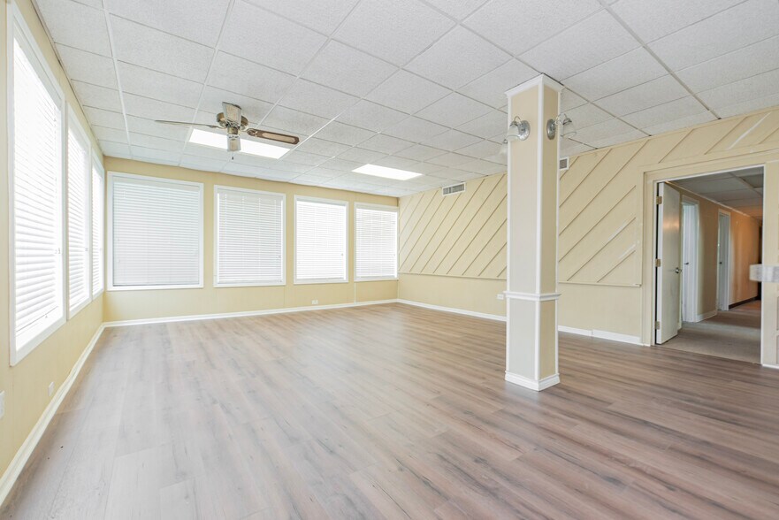 More Photos Of 1306 13th St, Bridgeport Office For Sale