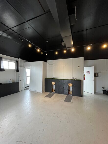 More Photos Of 29023-29029 Euclid Ave, Wickliffe Loft Creative Space For Lease