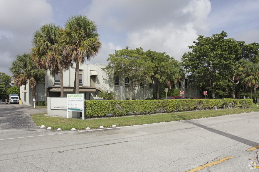 More Photos Of 637 Jim Moran Blvd, Deerfield Beach Warehouse For Lease