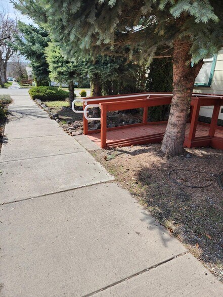 More Photos Of 325 S 5th St, Klamath Falls Medical For Sale