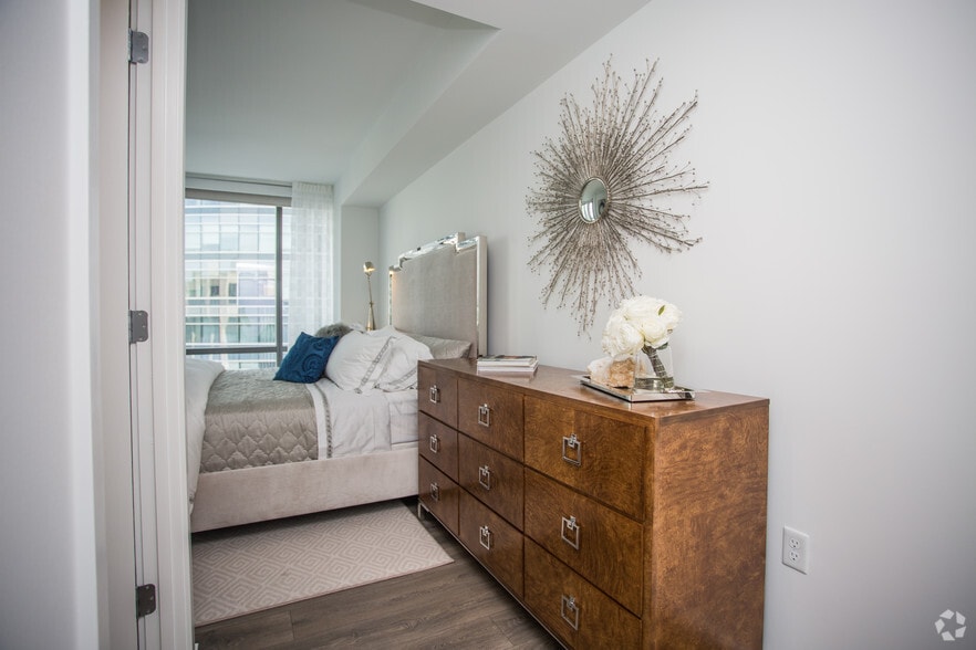 More Photos Of 1800 N Lynn St, Arlington Apartments For Lease