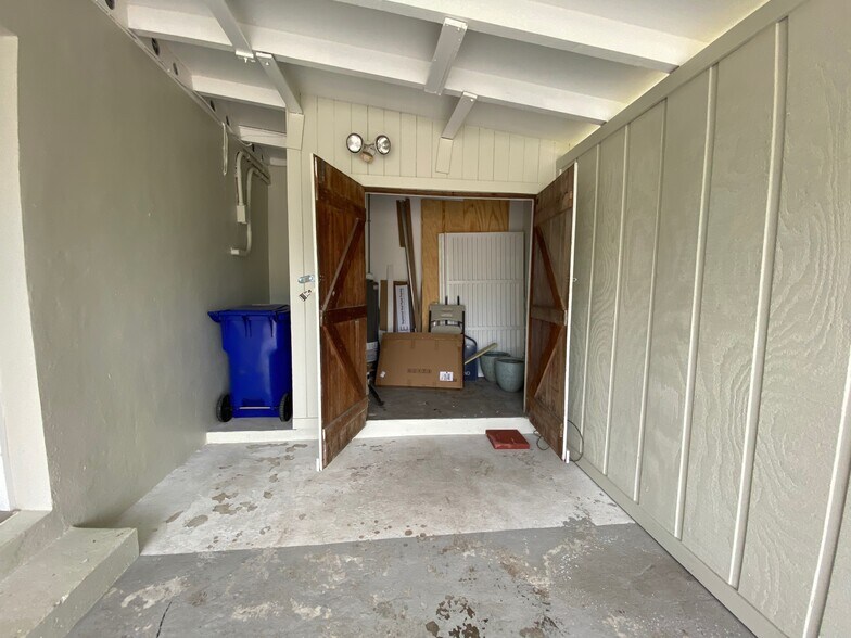 More Photos Of 1985 31st Ave, Vero Beach Office For Sale