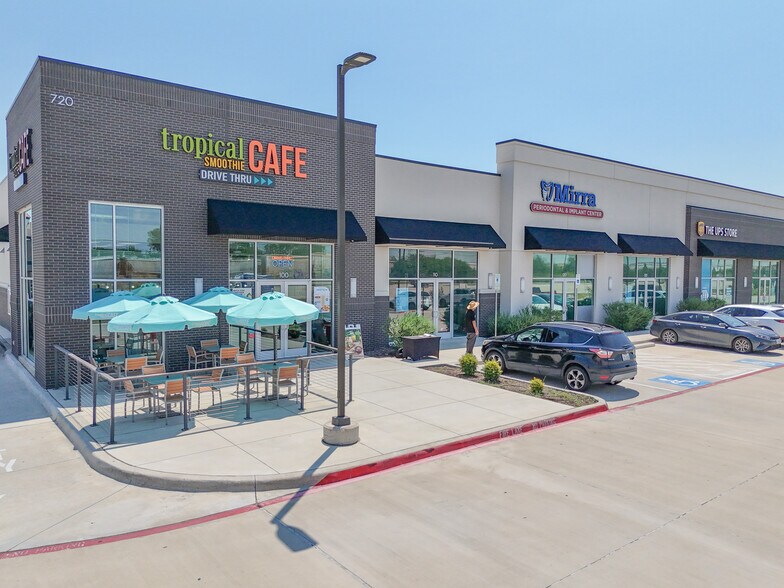 More Photos Of 720 S Highway 377, Roanoke Freestanding For Sale