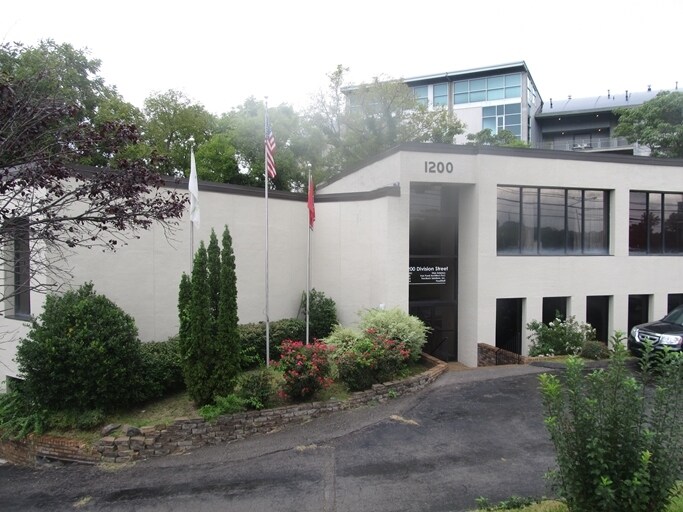 More Photos Of 1200 Division St, Nashville Office For Lease
