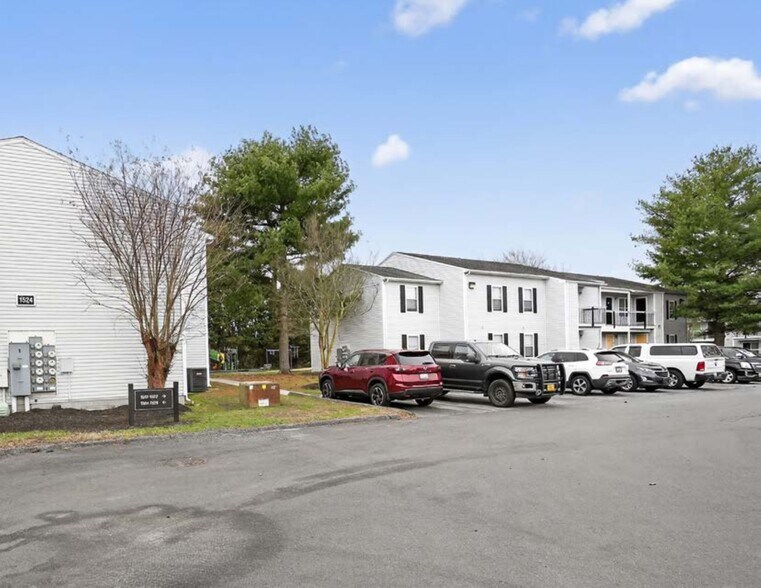 More Photos Of 1500 Sharen Dr, Salisbury Apartments For Sale