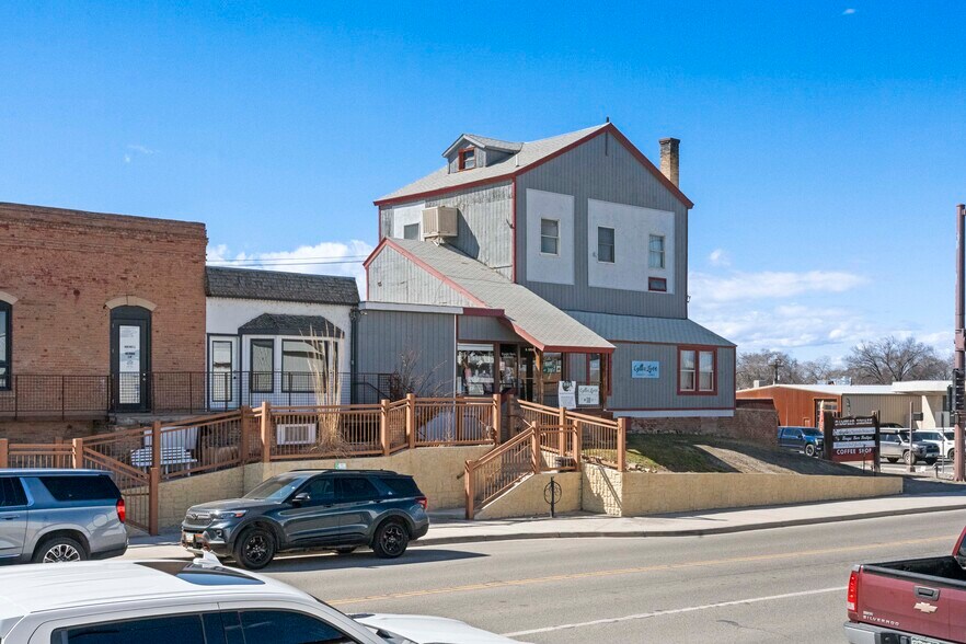 More Photos Of 8 S Grand Ave, Montrose Storefront Retail Residential For Lease