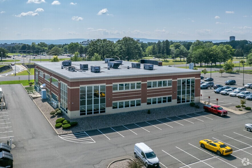 More Photos Of 555 Patroon Creek Blvd, Albany Office For Sale