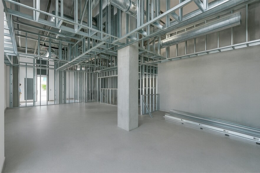 More Photos Of 950 E 3rd St, Los Angeles Unknown For Lease