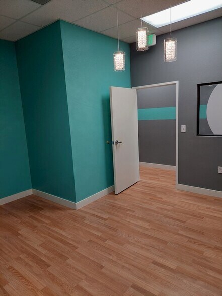 More Photos Of 4343 N Rancho Dr, Las Vegas General Retail For Lease