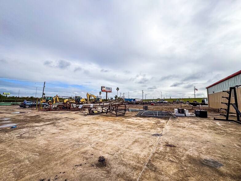 More Photos Of 5821 Agnes St, Corpus Christi Service For Sale