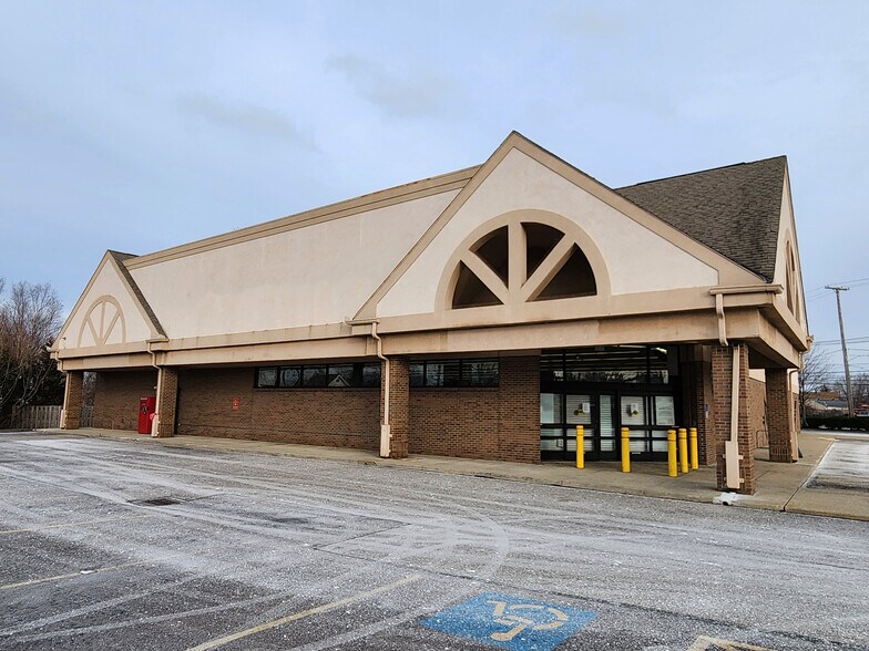 More Photos Of 4281 W 130th St, Cleveland Drugstore For Lease