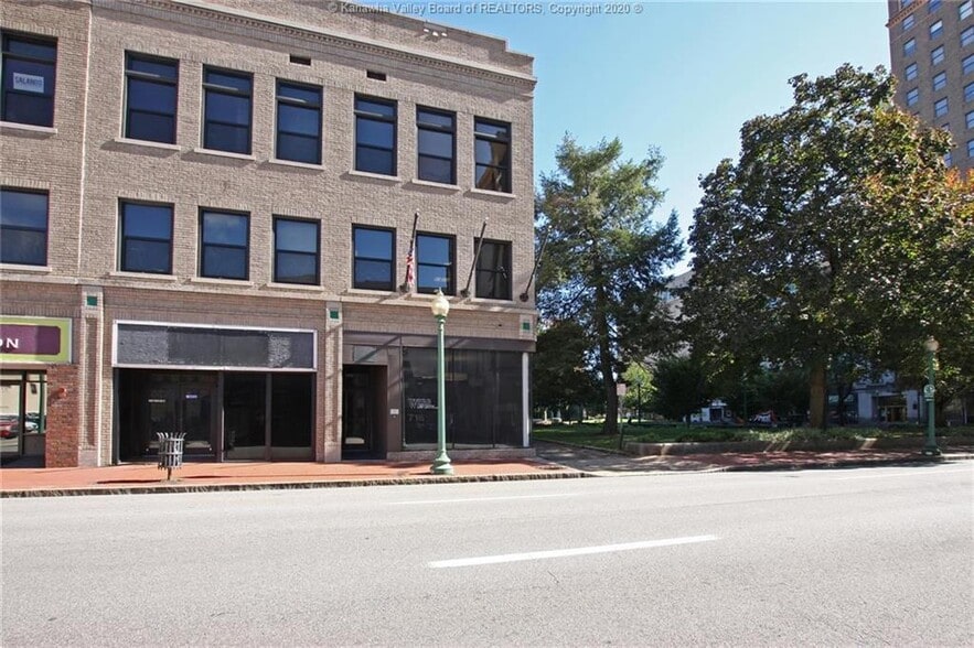 More Photos Of 716 Lee St E, Charleston Storefront Retail Residential For Sale
