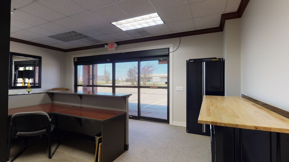 More Photos Of 2501 SW Aviation St, Bentonville Loft Creative Space For Lease