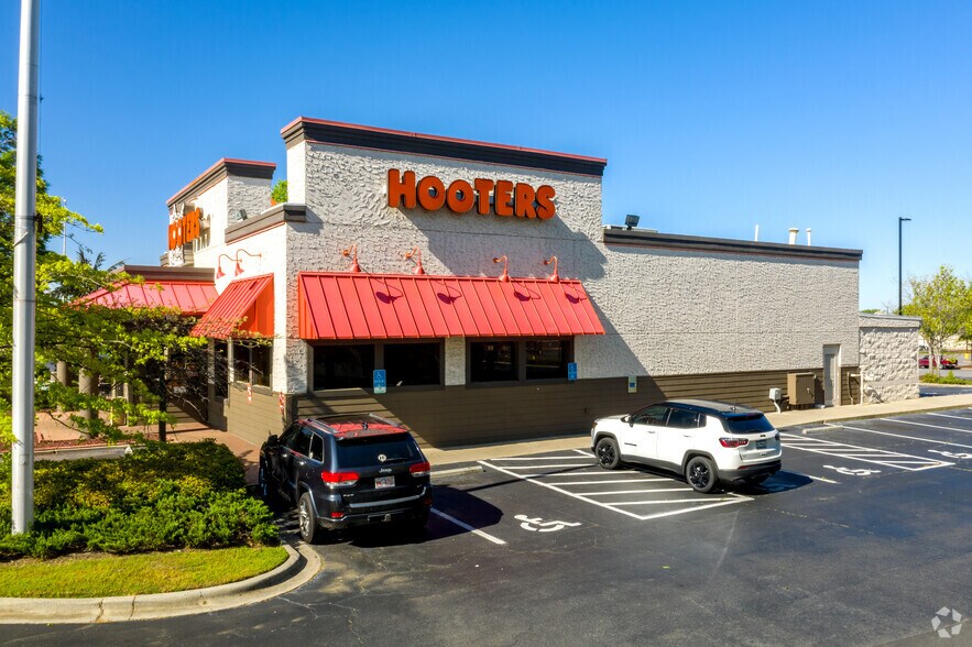 More Photos Of 9807 South Blvd, Charlotte Restaurant For Sale