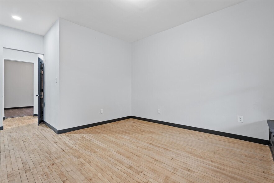 More Photos Of 1322 W Concordia Ave, Milwaukee Multifamily For Sale