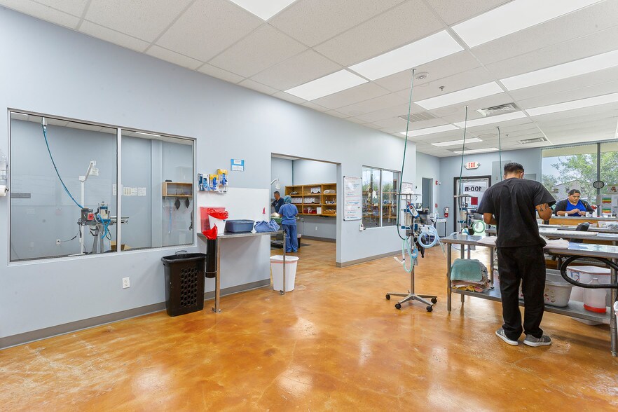 More Photos Of 500 E Hackberry Ave, McAllen Freestanding For Sale