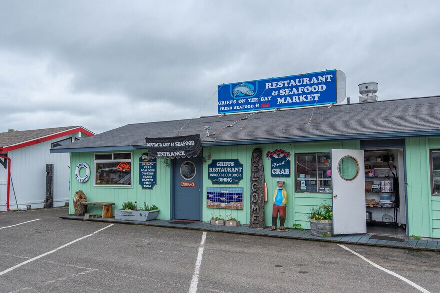 More Photos Of 142 Bay Front Loop, Winchester Bay General Retail For Sale