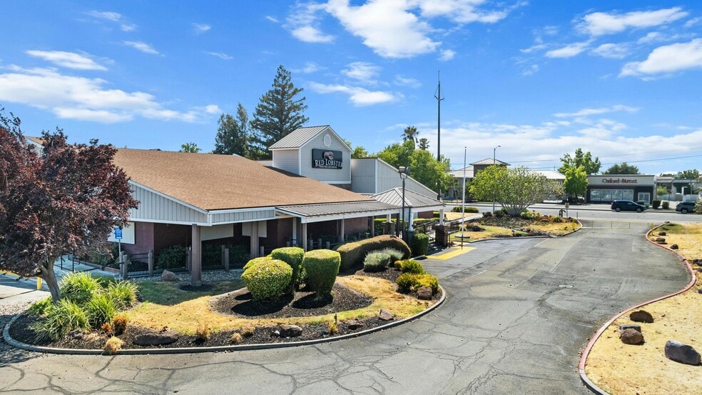 More Photos Of 1400 Howe Ave, Sacramento Restaurant For Lease