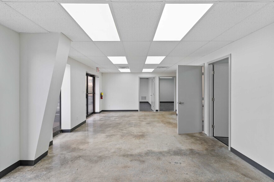 More Photos Of 3502 Moreland Ave, Conley Service For Lease