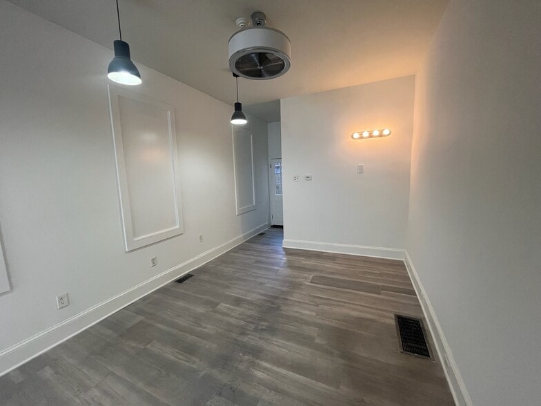 More Photos Of 616 S 6th St, Philadelphia Storefront Retail Residential For Sale
