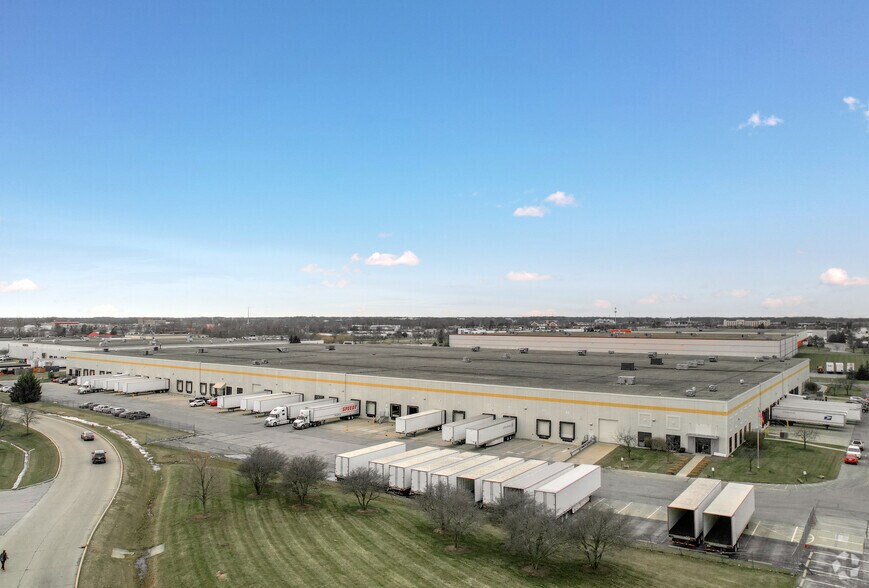 More Photos Of 7236-7290 Winton Dr, Indianapolis Warehouse For Lease