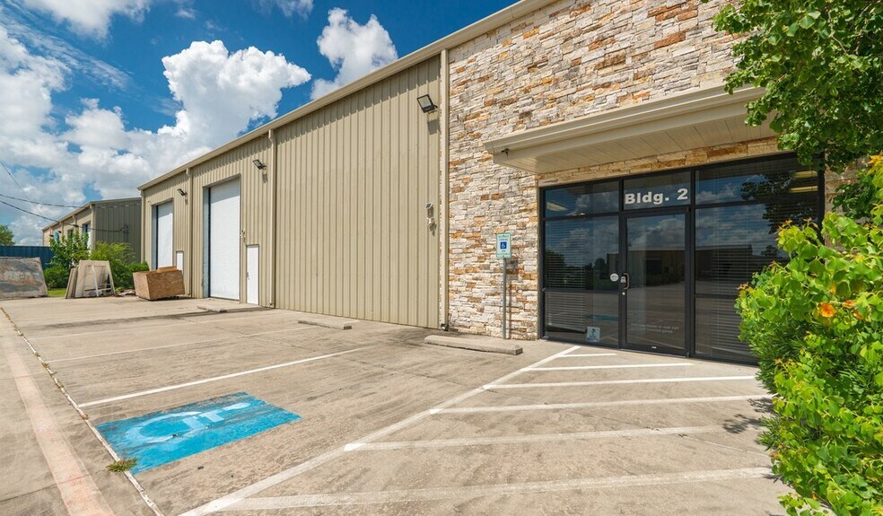 More Photos Of 8601 Fawn Trl, Conroe Warehouse For Sale