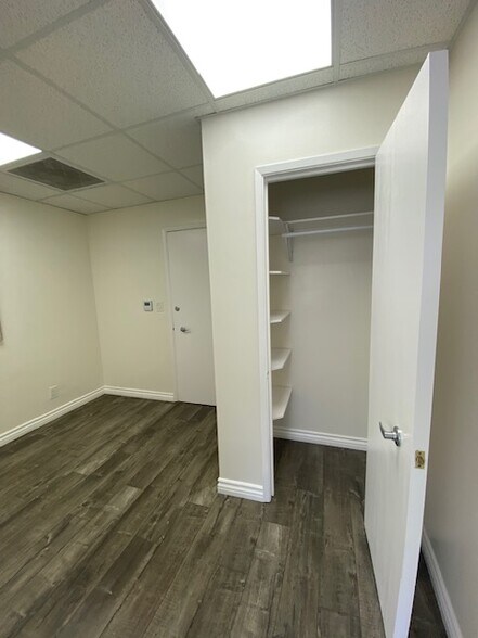 More Photos Of 292 S La Cienega Blvd, Beverly Hills Office For Lease