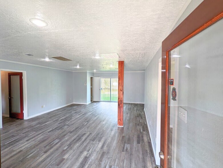 More Photos Of 17600 Fm 1488 Rd, Magnolia Office For Sale