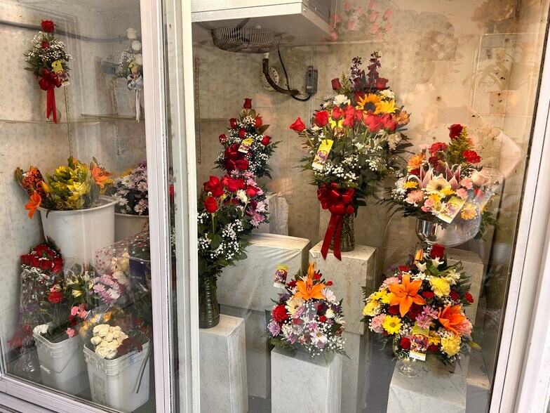 More Photos Of 915 E Julian St, San Jose Storefront For Sale