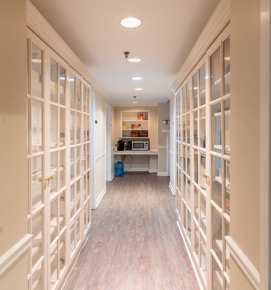 More Photos Of 228 S Washington St, Alexandria Loft Creative Space For Sale