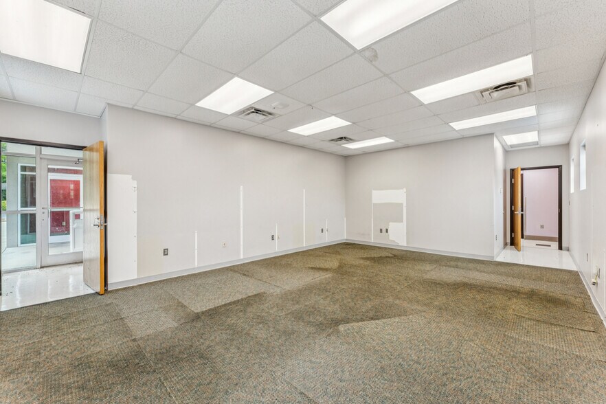 More Photos Of 1090 9th Ave SW, Bessemer Medical For Sale