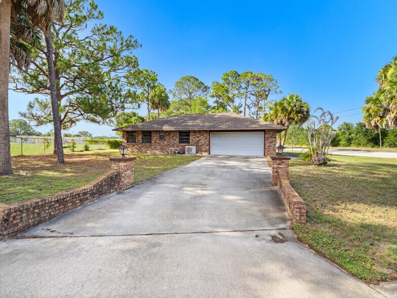 More Photos Of 6070 Minton Rd NW, Palm Bay Office For Sale