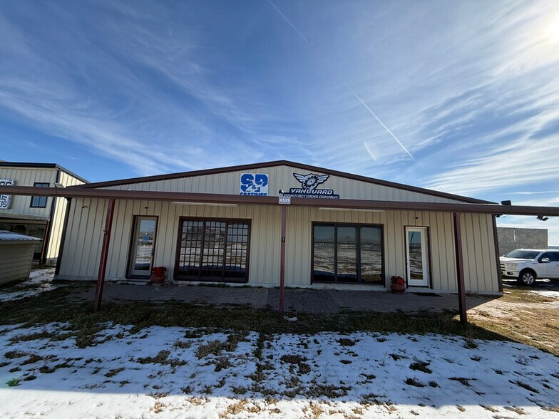 More Photos Of 6549 Interstate 35, Valley View Unknown For Lease