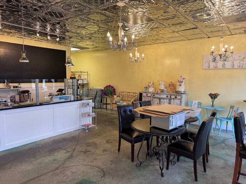 More Photos Of 1616 Battleground Ave, Greensboro Freestanding For Lease