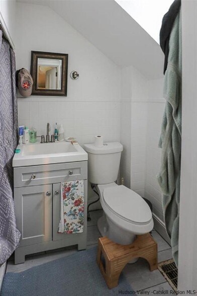 More Photos Of 58 Saint James St, Kingston Apartments For Sale