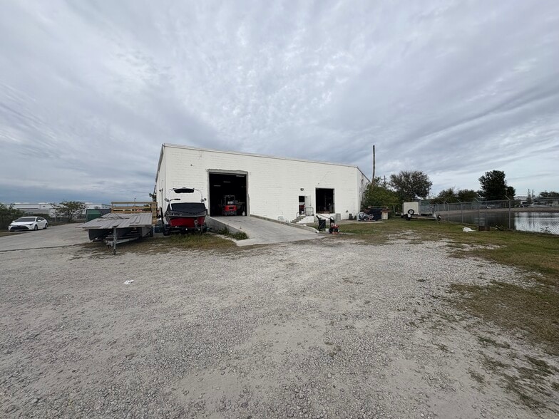 Primary Photo Of 3250 44th Ave N, Saint Petersburg Manufacturing For Lease