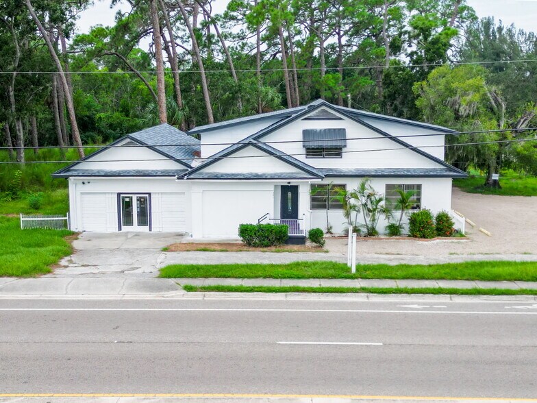Primary Photo Of 301 N US Highway 41, Ruskin Office Residential For Lease