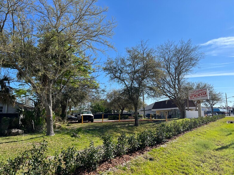 More Photos Of 305 Us-1, Ormond Beach Office For Sale