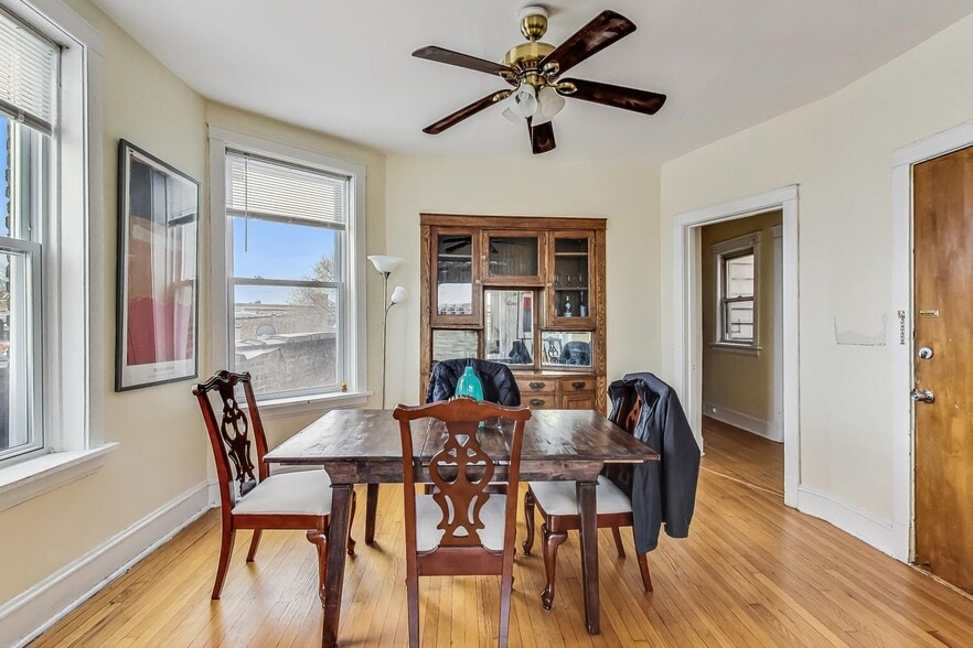More Photos Of 3814 N Clark St, Chicago Storefront Retail Residential For Sale