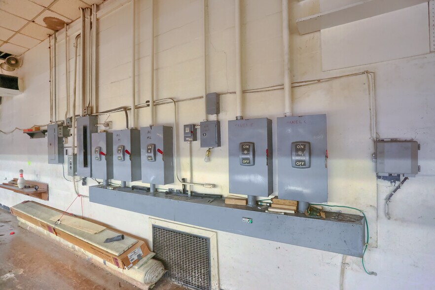 More Photos Of 3210 Wilmington Rd, New Castle Bowling Alley For Sale