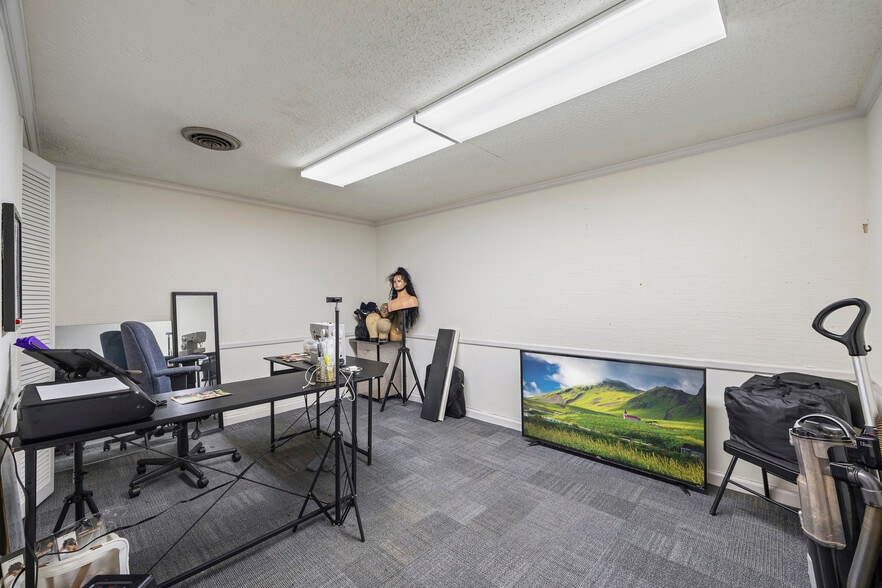 More Photos Of 405 Gaines School Rd, Athens Office Residential For Sale