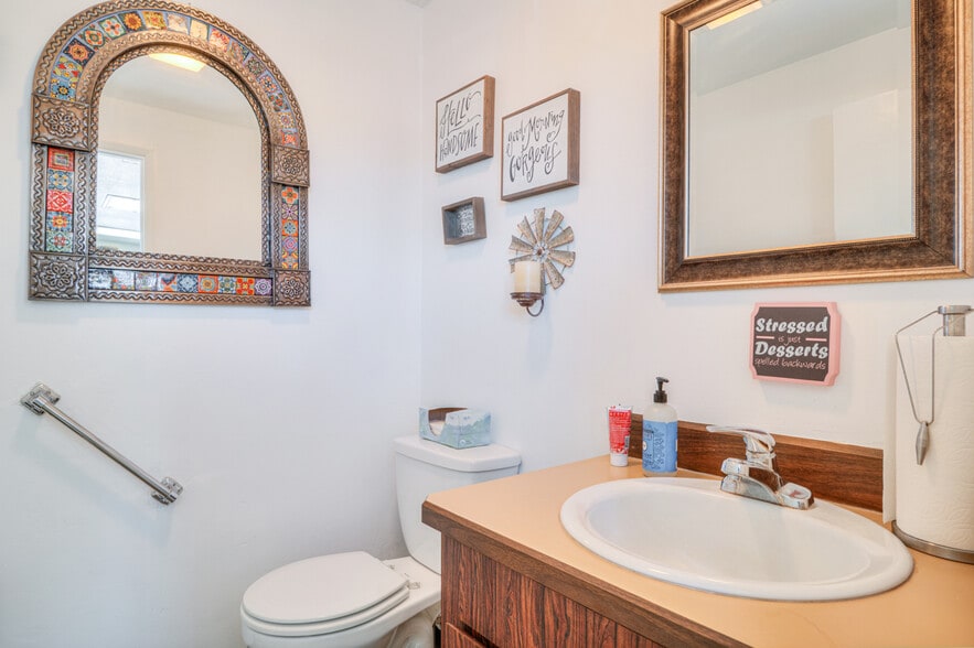 More Photos Of 64661 Bruce Ave, Bend General Retail For Sale