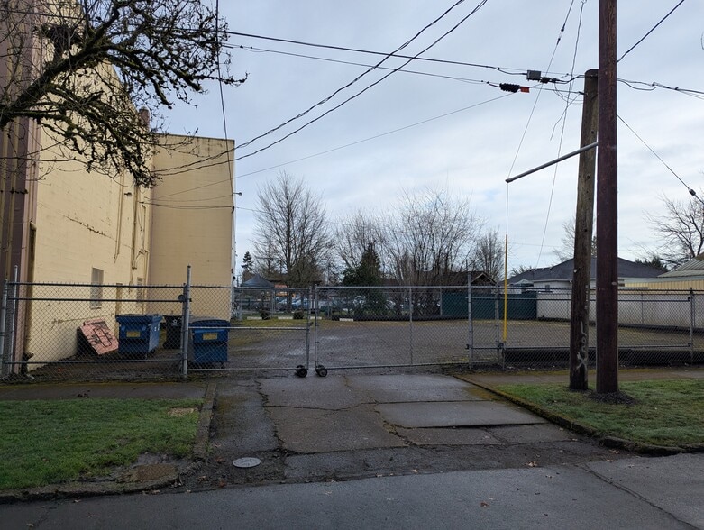 More Photos Of 725 Shipping St NE, Salem Lodge Meeting Hall For Sale