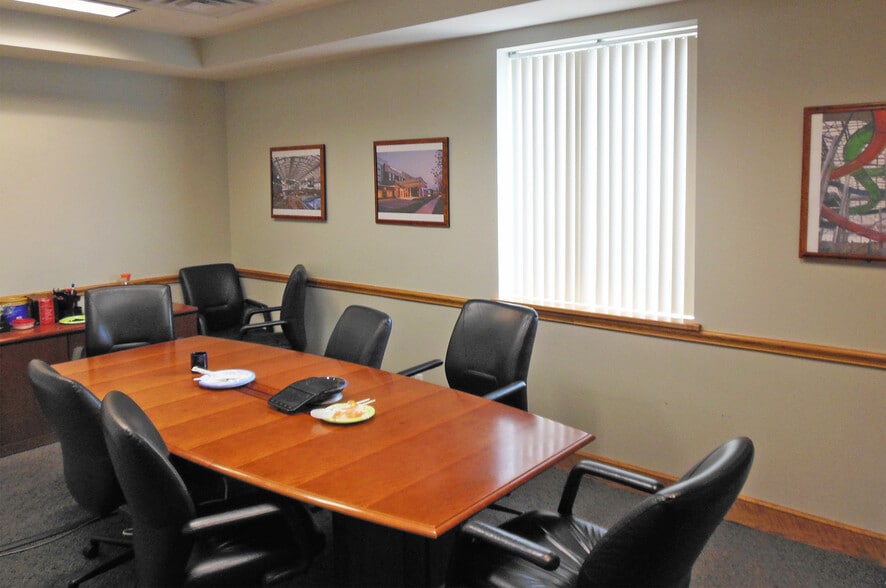 More Photos Of 2950 W 12th St, Erie Office For Lease