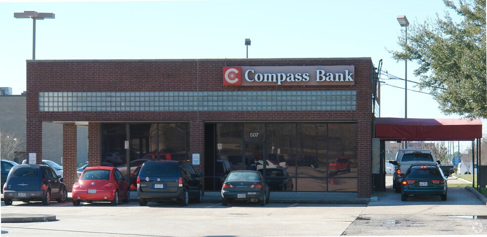 More Photos Of 507 W Baker Rd, Baytown Bank For Lease