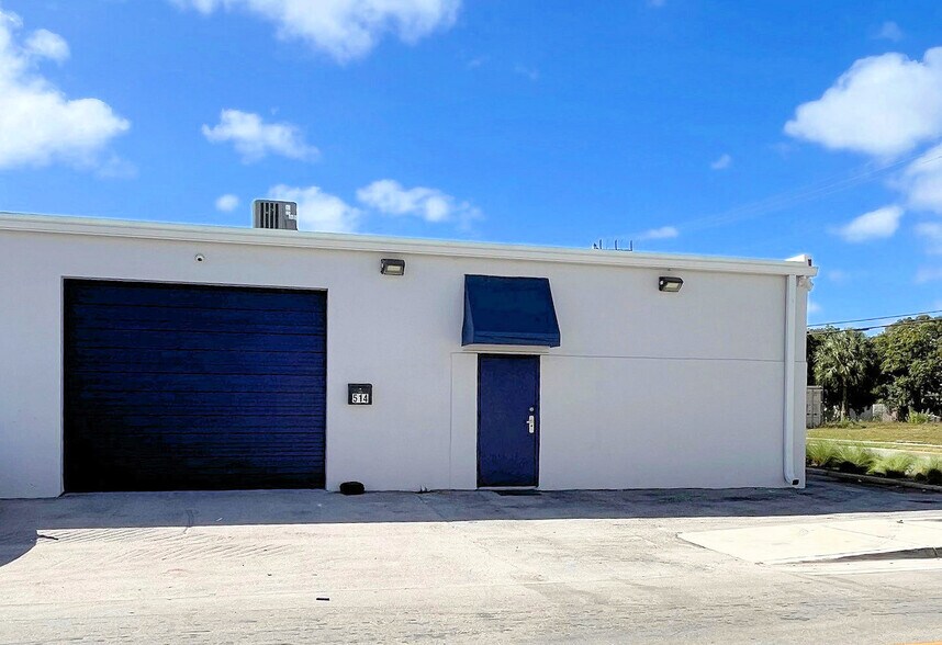 More Photos Of 511-545 NE 32nd St, Oakland Park Warehouse For Lease