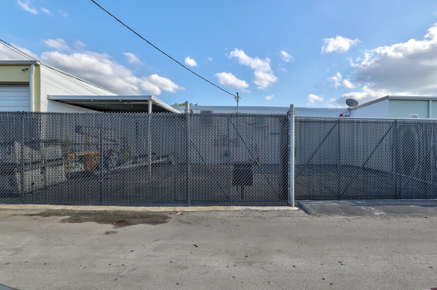More Photos Of 2341 NW 30th St, Oakland Park Warehouse For Sale
