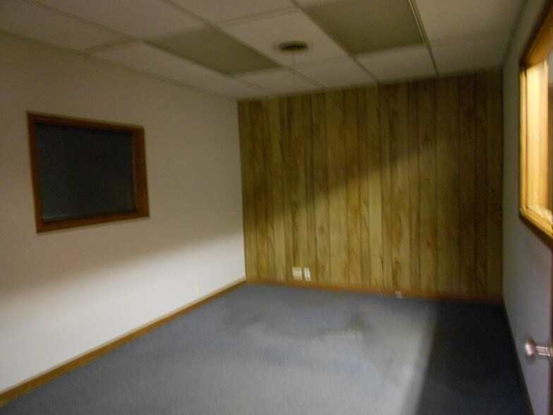 More Photos Of 218 Elm St, Abilene Flex For Sale