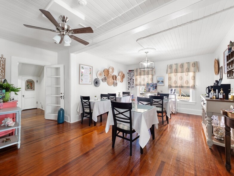 More Photos Of 2135 Mcgregor Blvd, Fort Myers Hospitality For Sale