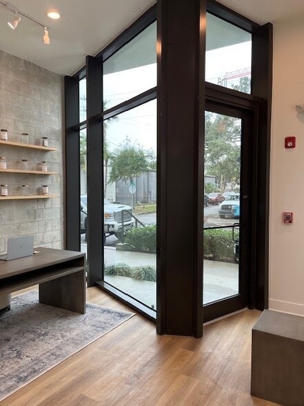 More Photos Of 1542 4TH St, Sarasota Storefront Retail Office For Lease